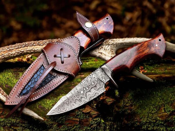 Handmade Damascus Steel Forged Hunting Camping Knife