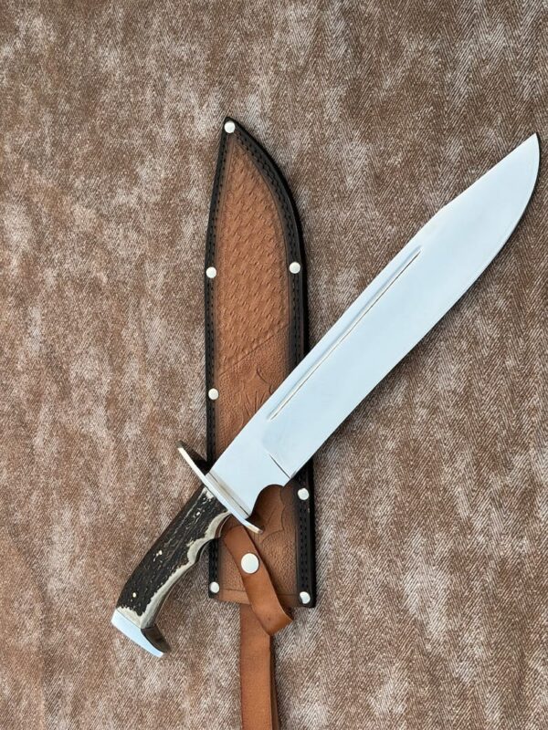 Handmade D2 Tool Steel Hunting Bowie Knife with Stag Horn Handle