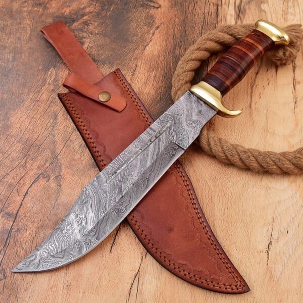 Handmade Damascus Steel Hunting Knife With leather Handle